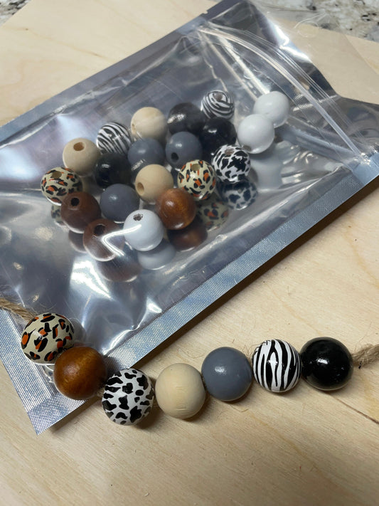 16MM Black/White Cow Print / Leopard / Black / White /  Chunky Bubblegum Beads - 25 count